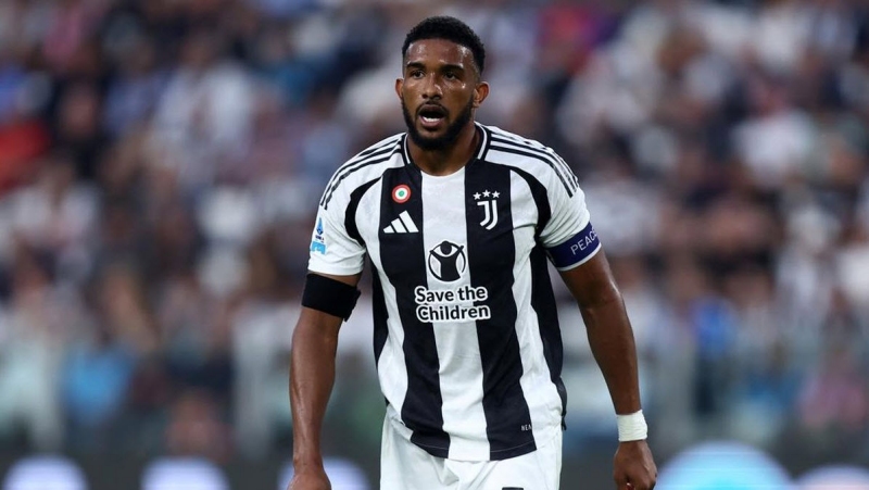 Liverpool tìm kiếm trung vệ sau chấn thương của Leoni