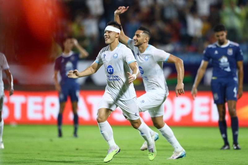 Svay Rieng áp đảo Nam Định