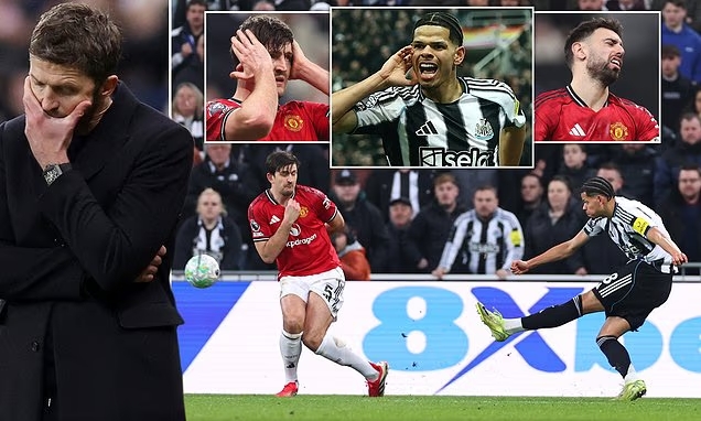 Newcastle tạo nên lịch sử sau thắng lợi trước Man United